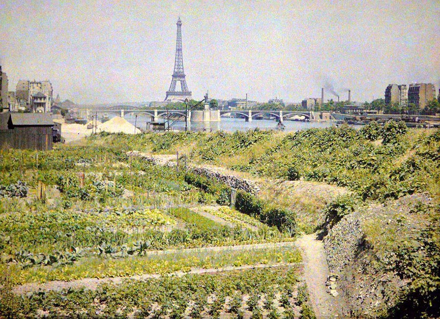 Nhóm của ông sử dụng kỹ thuật ảnh màu xuất sắc nhất thời đó là Autochrome Lumière…