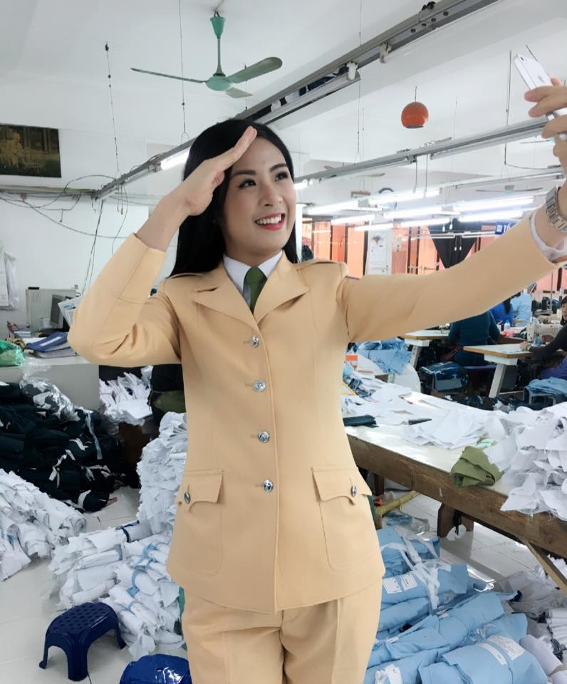 Hoa hậu Ngọc Hân: \'Mình kiêm thêm nghề Cảnh sát giao thông nữa thì có được không mọi người nhỉ?\'.
