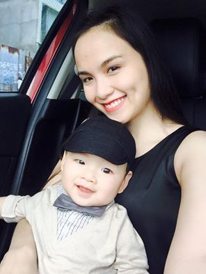 Hoa hậu Diễm Hương hào hứng, \'Thắng ngày hôm trước, thua ngày hôm qua ... Thua ngày hôm qua, Mẹ lại thắng ngày hôm nay ! Phần thưởng của Mẹ là Noah\'.