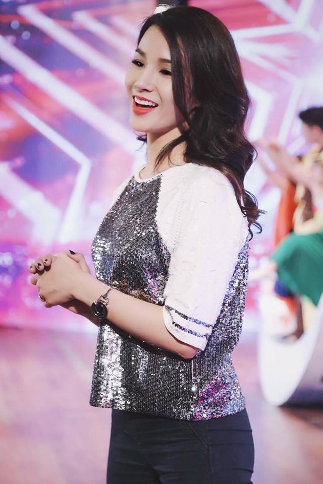 Diệp Lâm Anh tươi trẻ, đảm nhận vai trò MC Vietnam\'s Got Talent.
