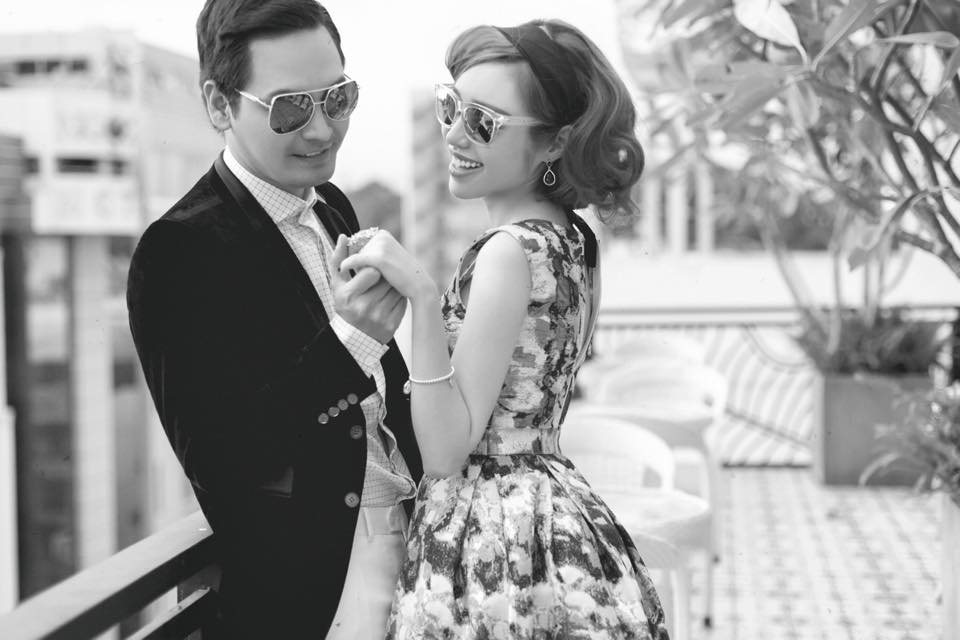 Elly Trần tình tứ bên MC Phan Anh \'Có một mối quan hệ ko thể thoát ra khỏi guồng quay của cám dỗ ... Có một tình yêu từ chân thành đến toan tính, lọc lừa ...\'.