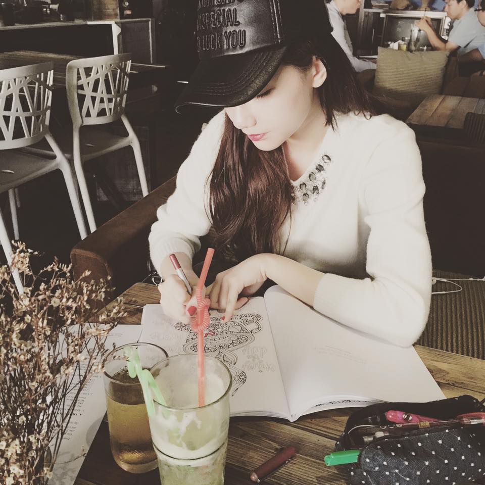 MC Quỳnh Chi \'Có những chuyện bạn biết rất rõ nhưng lại không thể nói ra. Bởi 1 khi phơi bày ra, chẳng ai là người vui vẻ cả\'.