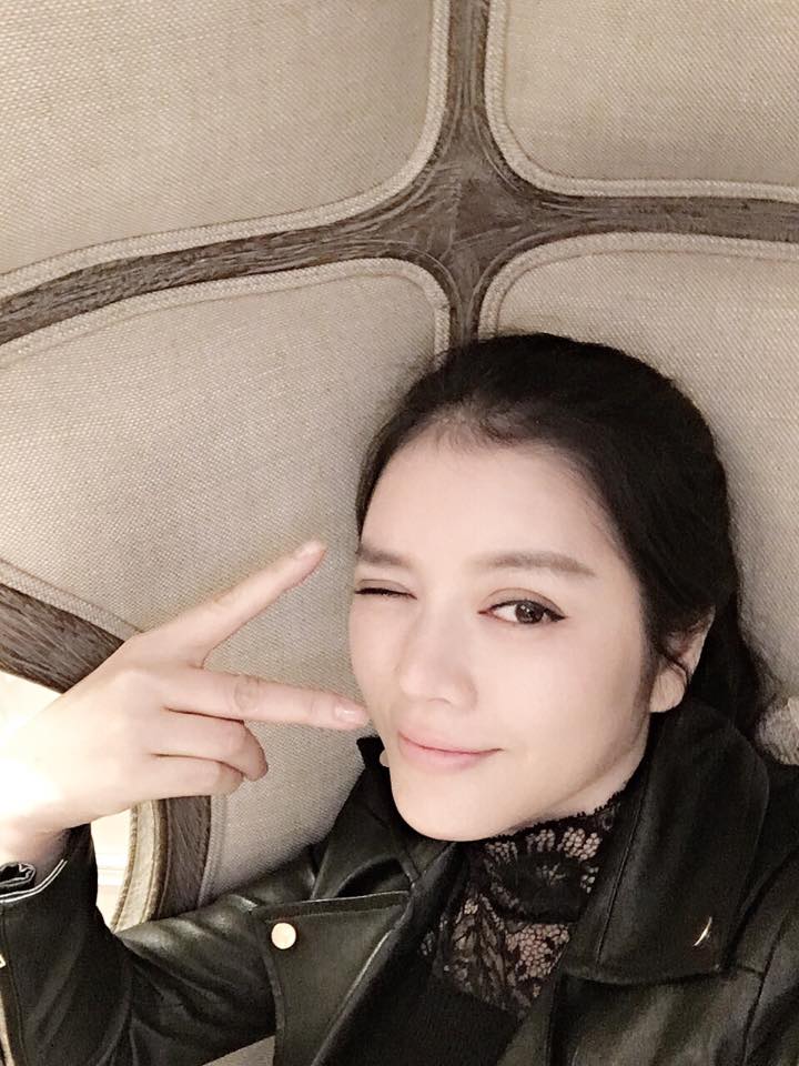 Lý Nhã Kỳ selfile siêu đáng yêu, nhí nhảnh.