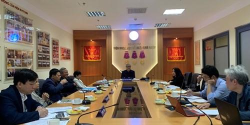 Cậu bé bụ bẫm, khôi ngô và cực đáng yêu.