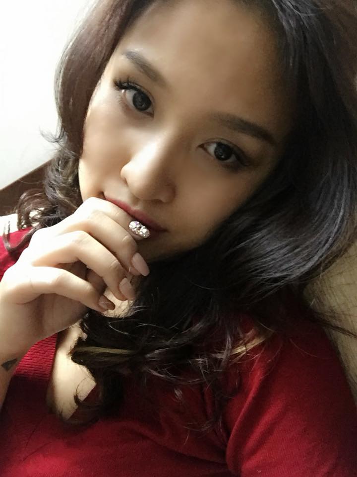 Thanh Vân Hugo selfile đầy tâm trạng \'Đôi khi thấy mình nên xem lại mình ... Hình như hơi bị nhiệt tình và cả tin quá. Biết là Shbet16 chơi game trực tuyến vốn không công bằng, mà vẫn buồn ...\'.