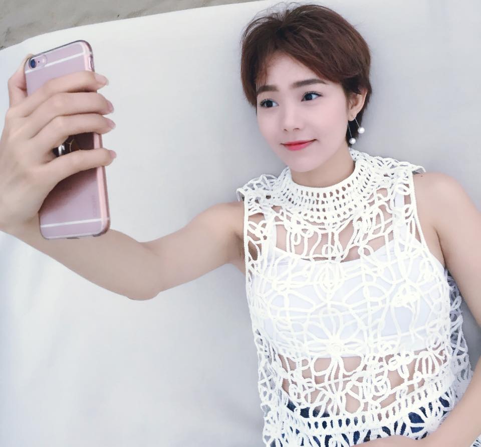 Minh Hằng trẻ trung với Shbet123 Link Vào ShBet Mới Nhất tém. Nữ diễn viên hài hước \'Tui đang seo fi mừ... sao chộp lén tui dzo...\'.