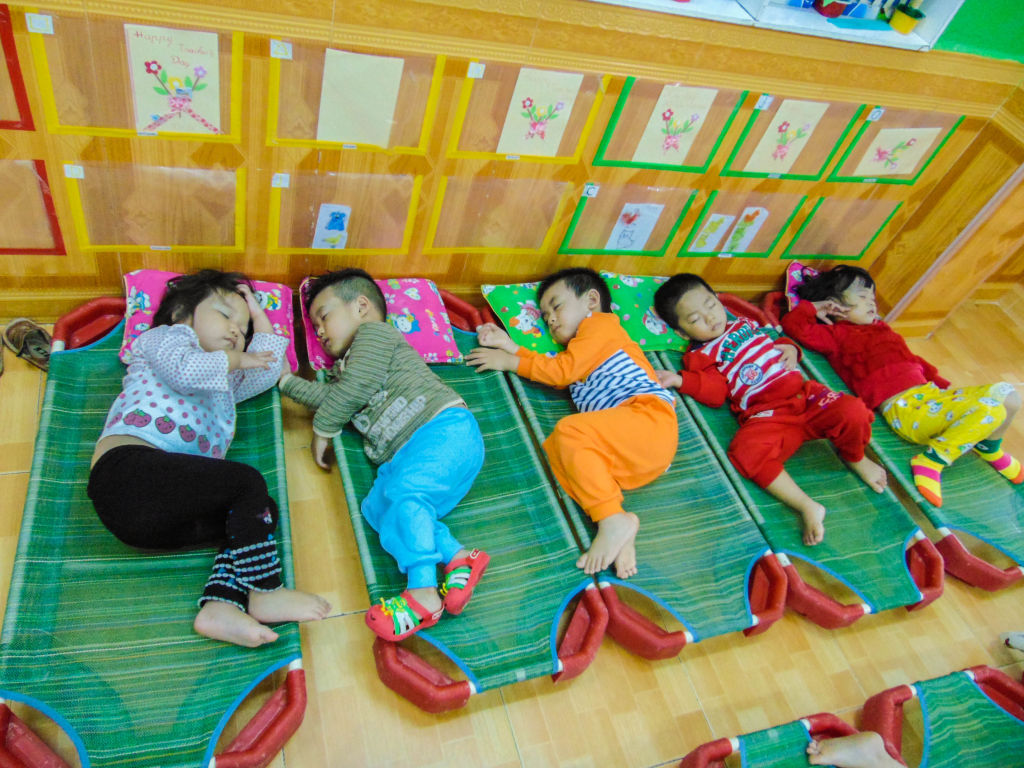 Bé 5 tuổi tử vong khi ngủ vì sai lầm thường gặp của người lớn