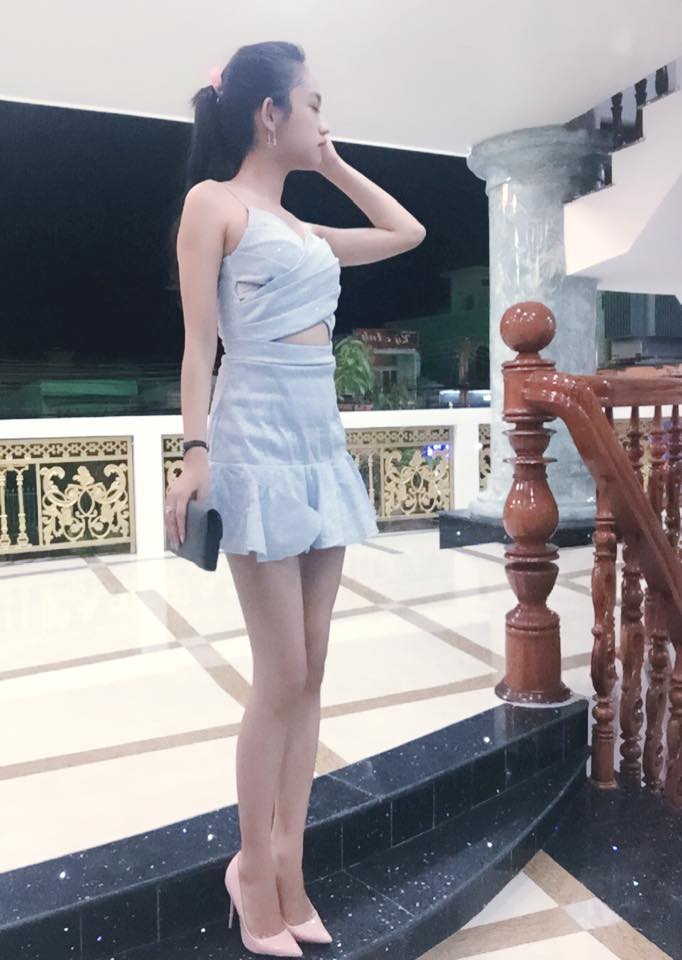 Hotgirl Cà Mau Thúy Vi \'Cô gái mặc đầm xanh\' ngày càng sexy, gợi cảm sau khi bị lộ bảng điểm tệ.