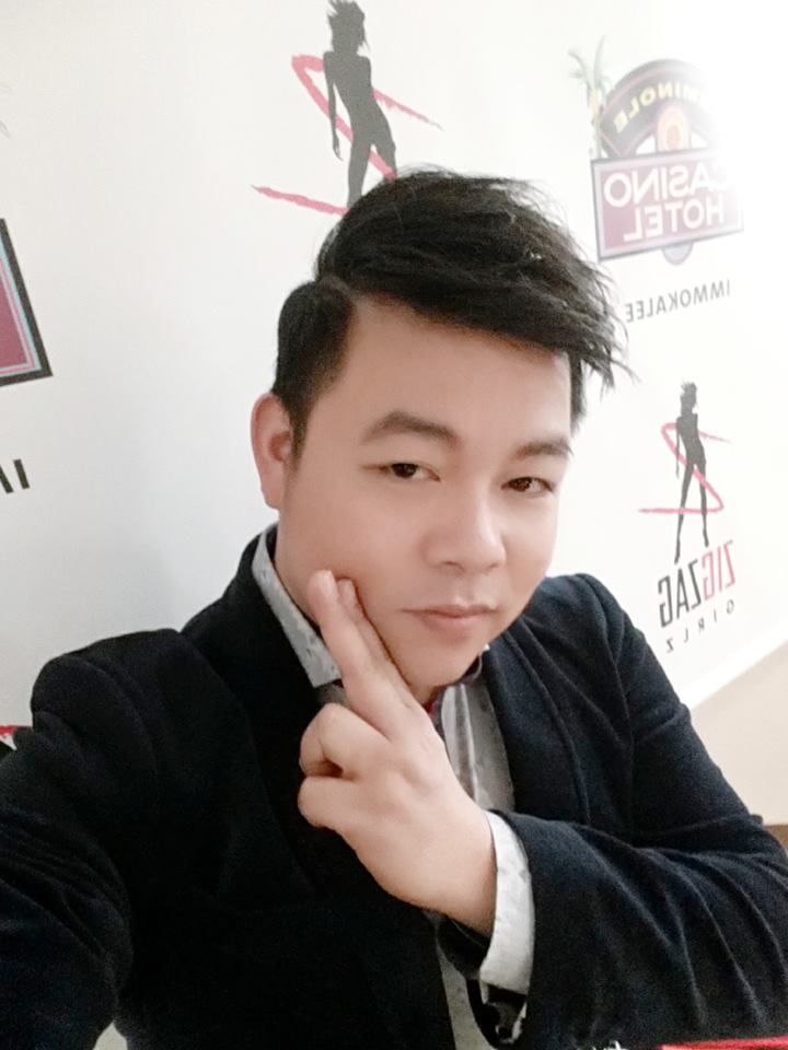 Ca sỹ Quang Lê trở lại “Chúc cả nhà ngày mới hạnh phúc” sau tin đồn có con trai và được lên chức bố.