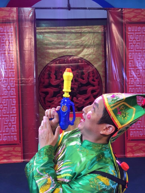 “Táo” Chí Trung hài hước \'Trời rét, mọi người đang \'Đại hội\'... buồn, quay ra chơi Game Tập kích vậy... hic!”.