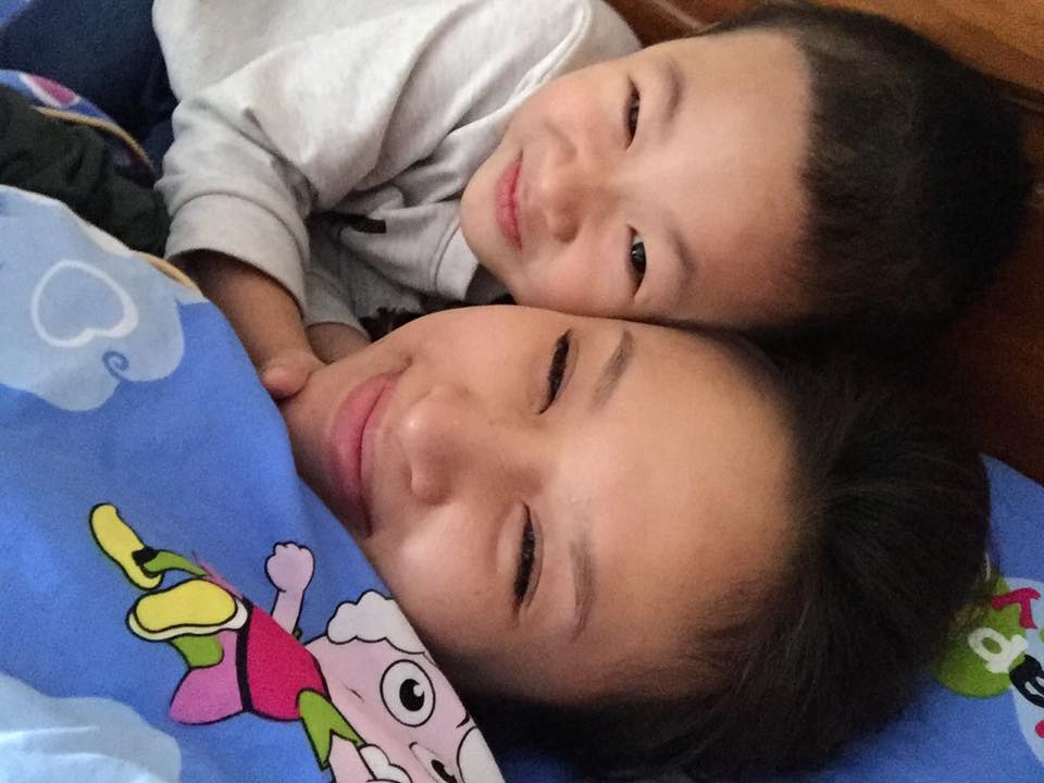 Thanh Vân Hugo hạnh phúc bên con trai \'Ngày lười biếng của 2 mẹ con\'.