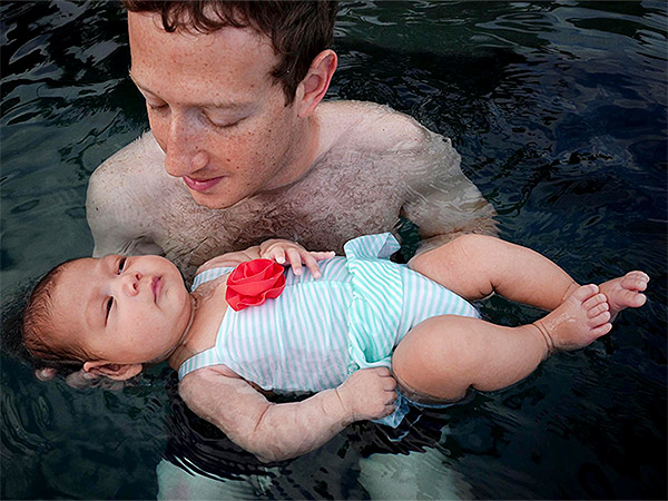 Ông chủ Facebook khoe ảnh lần đầu đưa con gái đi bơi