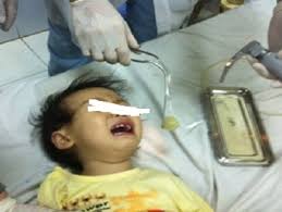 Bé trai 1 tuổi chết tức tưởi vì... thói quen nhiều cha mẹ hay mắc
