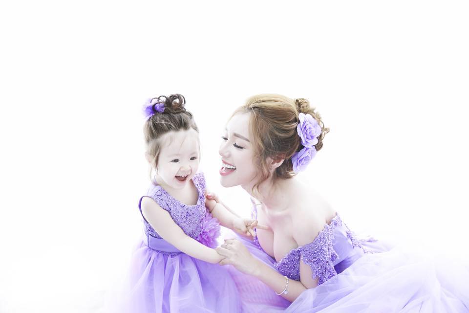 Elly Trần tung clip