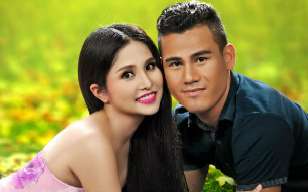 SỐC: Thảo Trang ôm ấp 'người yêu' sau khi ly hôn Phan Thanh Bình