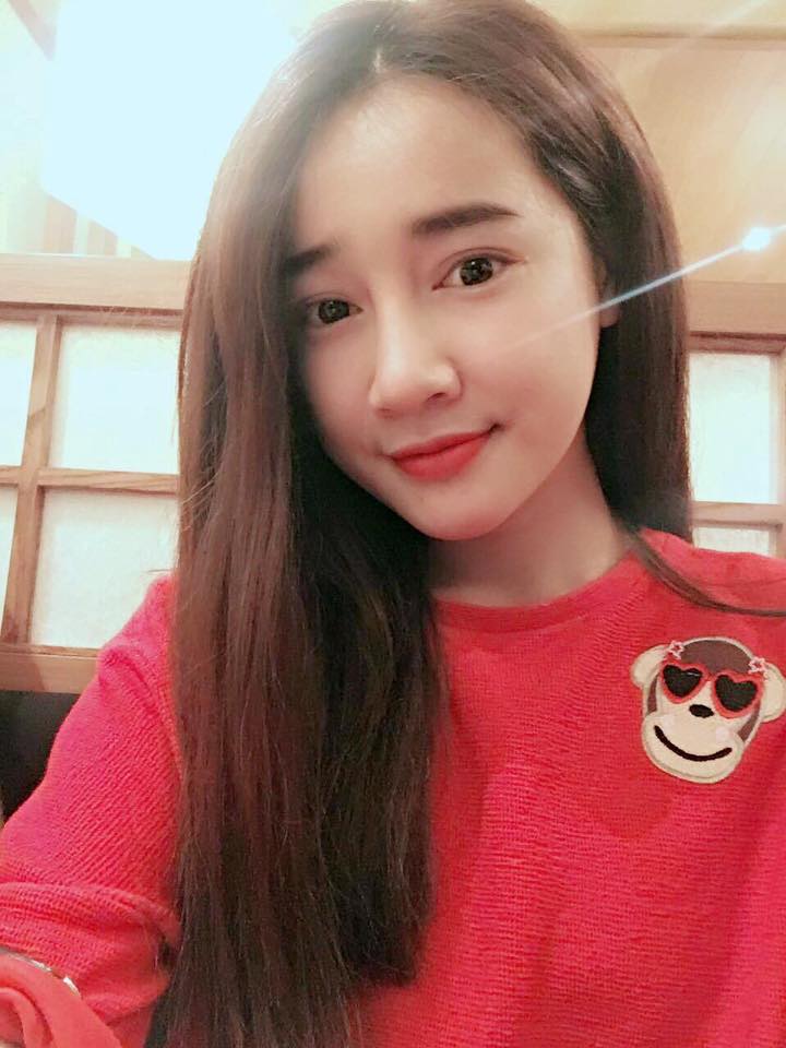 Nhã Phương lên tiếng sau lùm xùm tình cảm với Trường Giang \'Tuần mới làm việc mới! Chúc cả nhà năm mới tràn đầy năng lượng\'.