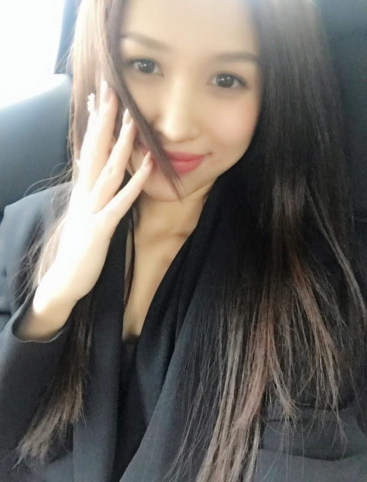 Thanh Vân Hugo \'Chẳng ai ép bạn phải là người có trách nhiệm, chẳng ai buộc bạn phải hy sinh, nhưng nếu bạn tự nguyện làm điều đó, nghĩa là bạn đã thực sự trưởng thành, và không có gì giá trị bằng cảm giác được là một người tử tế, đàng hoàng, và được tôn trọng !\'.