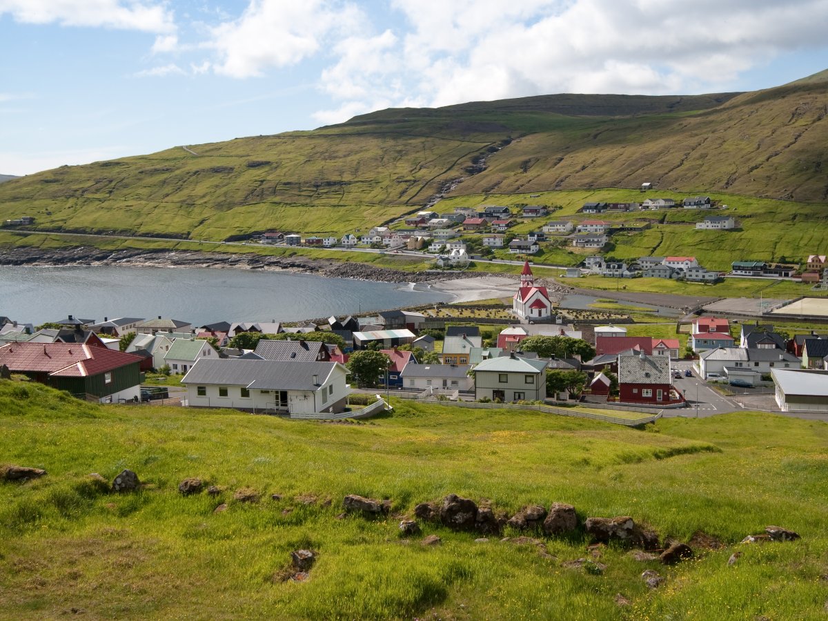 Quần đảo Faroe: Theo báo New York Times, quần đảo Faroe đã trở thành điểm đến của những Shbet0099 cá cược trực tuyến độc đáo nhất thế giới. Với nhiều Shbet0099 cá cược trực tuyến được làm từ những nguyên liệu trong nước, quần đảo Faroe có một nền văn hóa ẩm thực đáng kinh ngạc.