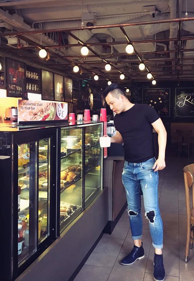 Khắc Tiệp thẳng thắn \'Bất cứ thằng ngu nào cũng có thể chỉ trích, chê trách và phàn nàn - và phần lớn kẻ ngu xuẩn đều làm như vậy\'.