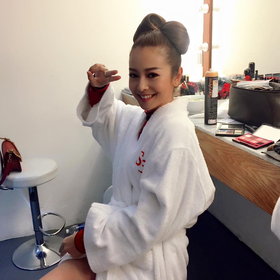 Jennifer Phạm \'Đừng đùa với chế ná....chế có võ đó....khakha\'.