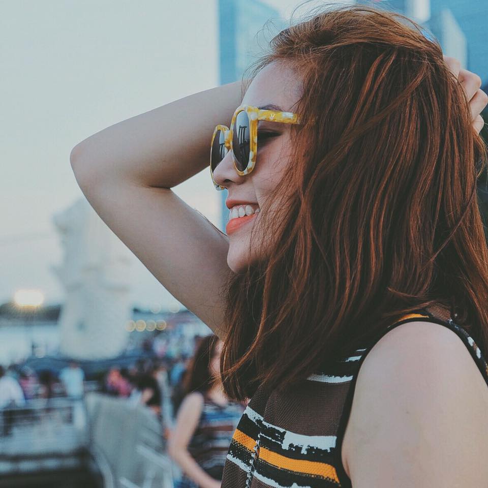 Hoa hậu Kỳ Duyên \'Khi còn bé chúng ta được dạy đừng tin người lạ, nhưng còn việc ngay cả người quen cũng không nên tin thì lớn lên ta mới học được ...\'.