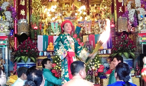 Hoài Linh