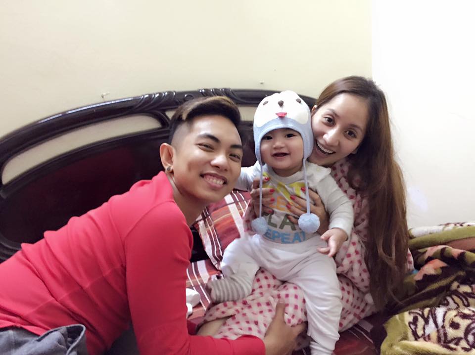 Khánh Thi chia sẻ khoảnh khắc hạnh phúc bên ông xã Phan Hiển và con trai Kubi bé bỏng.