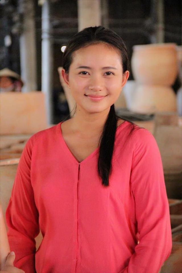 Phan Như Thảo \'Bánh bao bầu em có một thắc mắc, bộ nhìn mặt em giống người xấu lắm hay sao ? Kiểu như nhìn mặt bắt hình dong á. Chứ có ai biết em là ai đâu à\'.