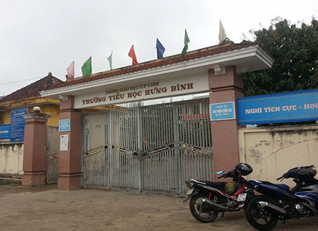 Tạm đình chỉ công tác thầy giáo bị tố dâm ô với học sinh