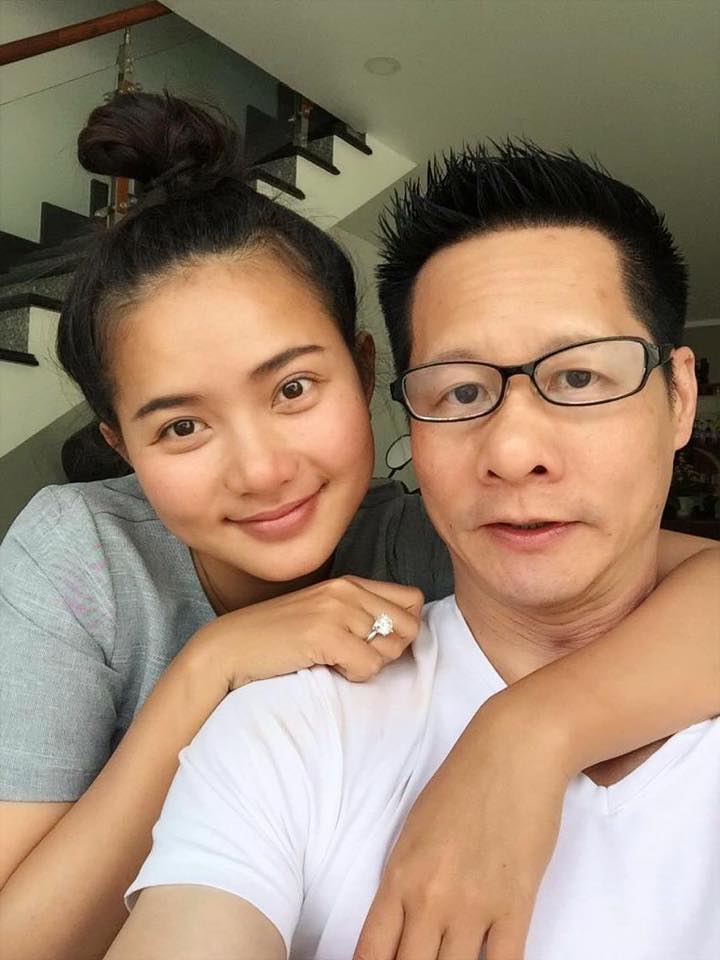 Phan Như Thảo \'Bầu bí, tưởng mình khoẻ nên không biết nghén là gì (nghe bảo thiếu chất mới bị nghén) vậy mà 3-4 ngày nay cứ nhợn ói, bao tử thấy trống rỗng dù ăn vừa xong, khó chịu quá. Cảm giác giống như rối loạn tiêu hoá ấy phải không ạ? Em khó chịu quá. Hay là bị bao tử ???\'.