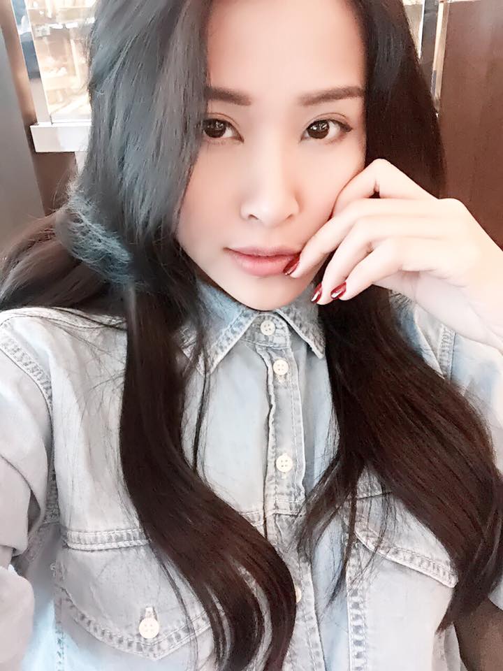 Đông Nhi suy tư \'Đôi khi chỉ muốn ngồi một chỗ chẳng muốn làm gì cả... có ai giống mình không?\'.