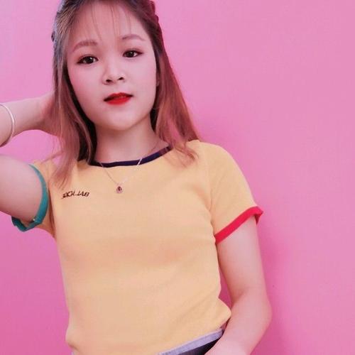 Người nhà nhạc sĩ Thanh Tùng không giấu được niềm xót thương trong đám tang.