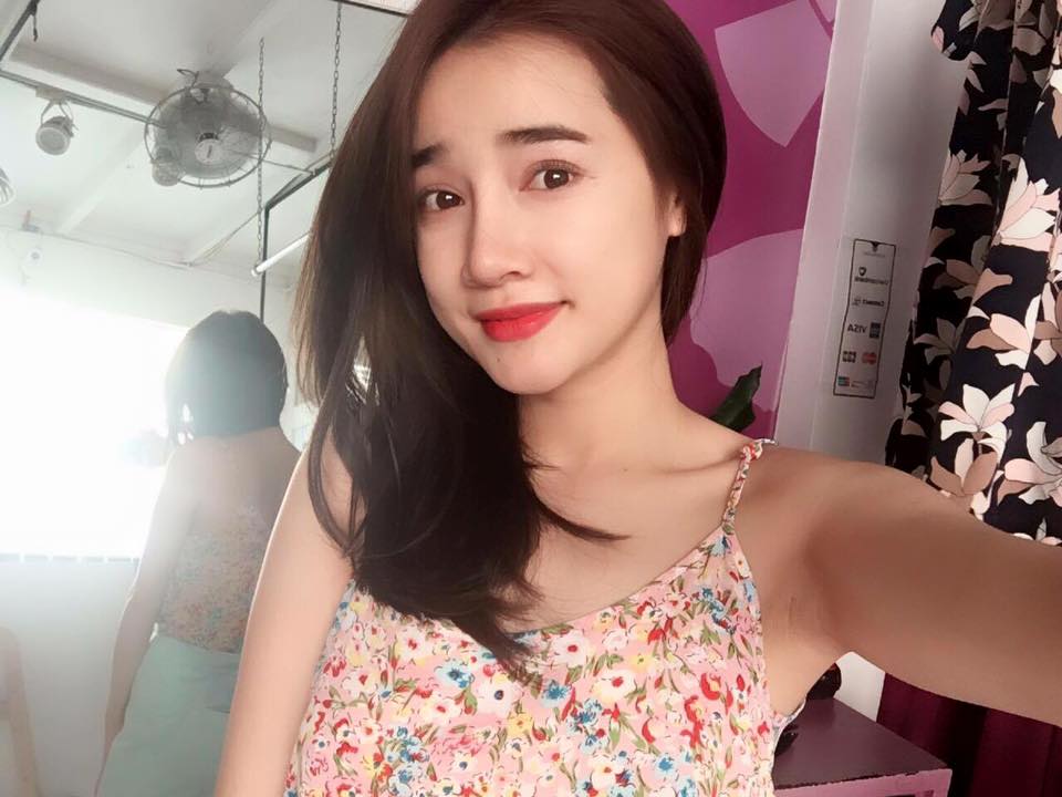 Nhã Phương “Hôm qua câu được nhiều cá quá. Lịch trình giữa tháng 5 Tuổi Thanh Xuân phần 2 mới được khởi quay tại Hàn Quốc nha cả nhà”.