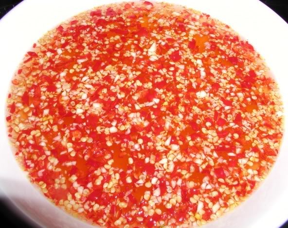 Cách pha nước mắm tỏi ớt ngon tuyệt cú mèo, cơm trôi vèo vèo