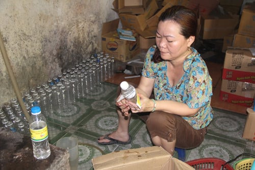 Kinh hãi dấm gạo làm từ axit và nước lã