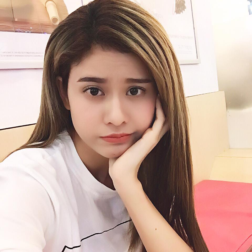 Trương Quỳnh Anh \'Sao vậy? Từ đầu năm tới giờ, hết huỷ rồi tới dời hoặc dời vô thời hạn. Thấy trog mấy bài báo nói chuổi con gồng em năm nay tốt lắm mà ta? Hãy trả lời em!\'.