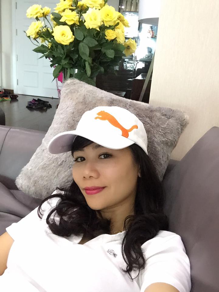 Vợ đại gia kim cương \'Có yêu đến trăm lần cũng không như cảm xúc lần đầu tình yêu gõ cửa và có những nỗi nhớ không gọi thành tên\'.