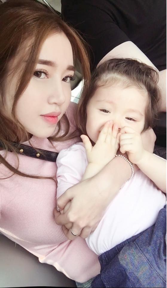 Elly Trần khẳng định \'Không có bà mẹ bỉm sữa nào ngây ngô hay vô dụng cả\'.