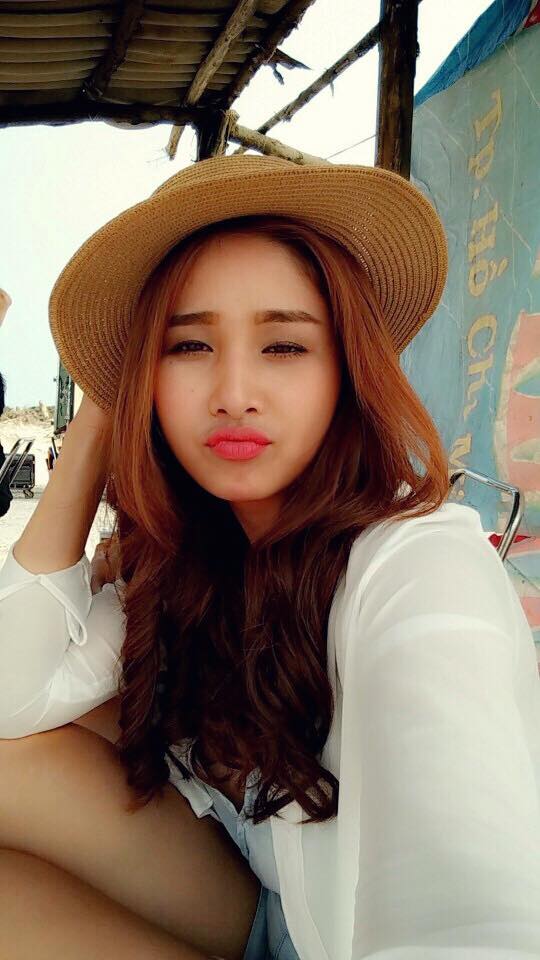 Thảo Trang \'Chẳng quan trọng lời yêu thương nhiều hay ít... Mà cái quan trọng trong lời yêu thương đó có bao nhiêu tình cảm là thật...!!\'.