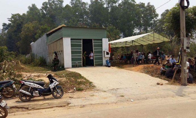Một phụ nữ bị bắn chết ngay trước sân nhà