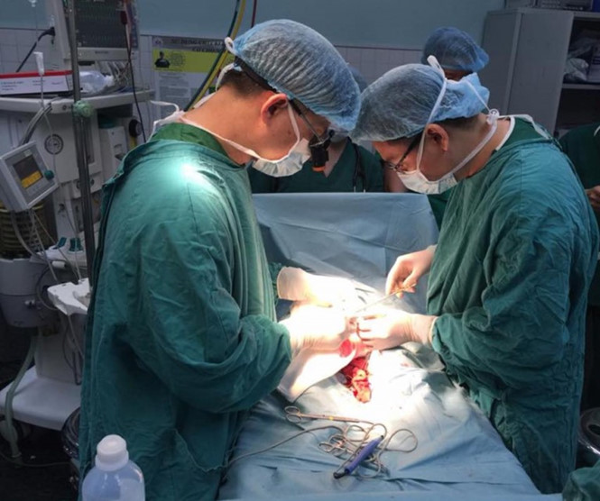 Bé trai 3 tuổi bị chú ruột tâm thần cắt đứt dương vật
