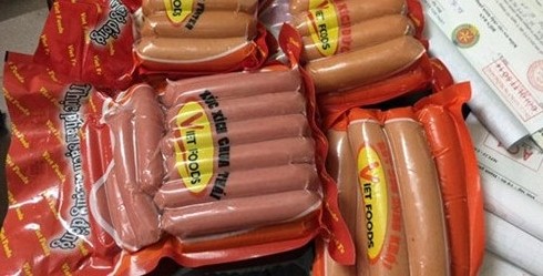 Thu giữ hơn 38.000 chiếc xúc xích bẩn, gây ung thư tại Hà Nội