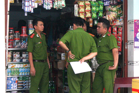 Con gái 3 tuổi phát hiện mẹ bị sát hại ngay tại nhà