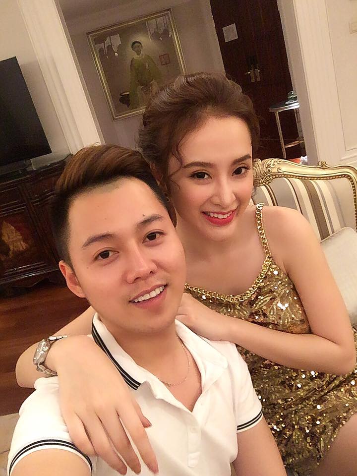 Angela Phương Trinh xinh đẹp, tạo dáng tình tứ, đầy thân mật bên trai lạ.