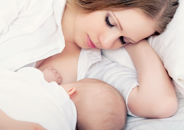 Bí quyết cho lượng sữa mẹ ra đều và nhiều hơn