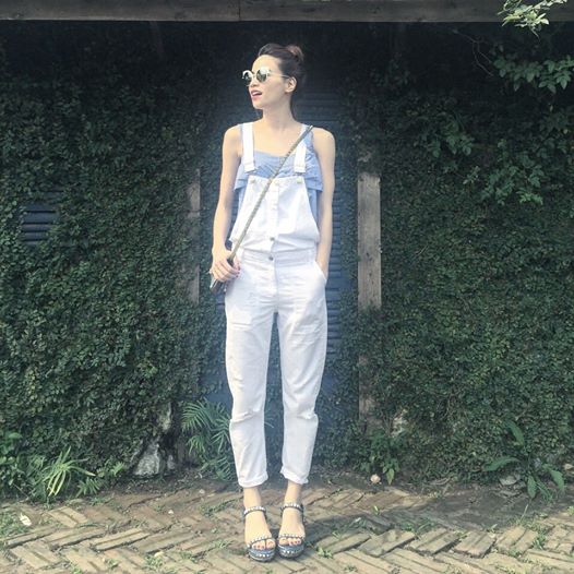Hồ Ngọc Hà cá tính và rất xì tin trong hình ảnh mới. Nhìn cô chẳng ai có thể đoán được nữ ca sỹ đã trở thành bà mẹ của một con trai lớn.