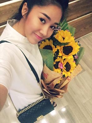 Diễn viên Lê Phương 'Em thấy hôn... Già hay trẻ, là do suy nghĩ, do nét mặt bên ngoài chứ có phải do tuổi tác đâu!'.