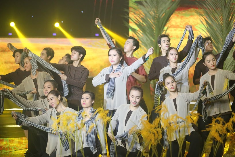 MC Hoài Hương ngọt ngào tình cảm vẽ bức tranh về