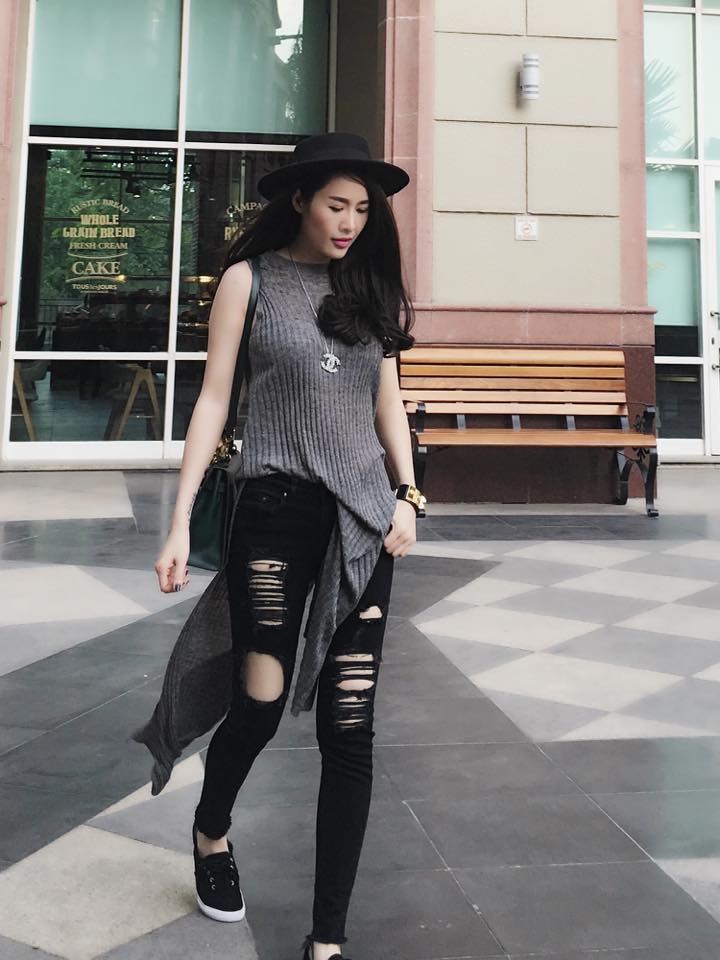 Quế Vân sành điệu 'Bye Sài Gòn, chúng em đi nghỉ lễ đây'.