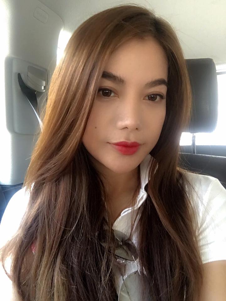 Trương Ngọc Ánh selfile tự nhiên kèm dòng chú thích 'Chuẩn bị ra Đà Nẵng gặp các tình yêu'.